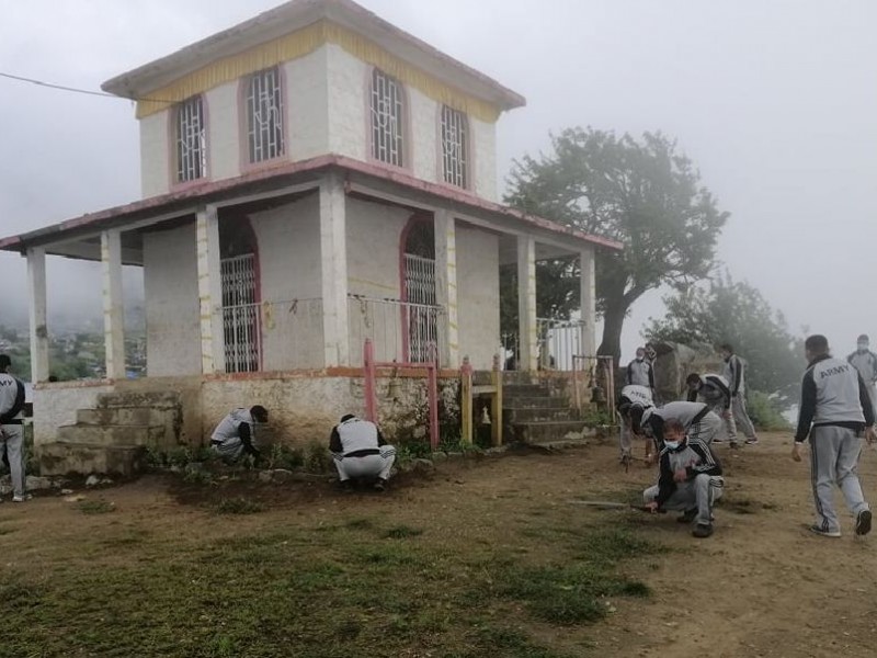 हुम्लामा सेनाद्धारा मन्दिर क्षेत्र सरसफाई